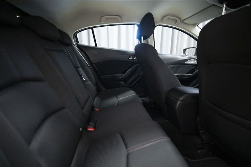 Mazda 3 2,0 SKYACTIV NAVI TAŽNÉ ČR - fotka 12 z 38