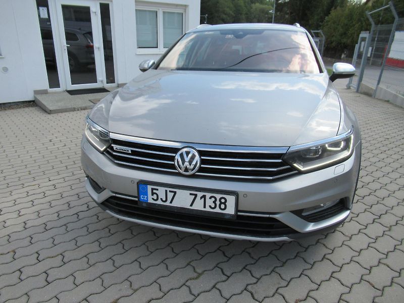 Volkswagen Passat (2016) 2,0TDI 4motion ALLTrack 240ps - fotka 2 z 17