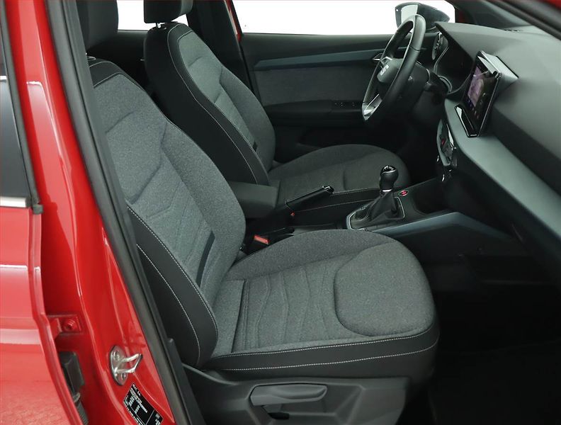 Seat Arona (2023) Xperience 1.0 TSI, Serv.kniha - fotka 9 z 15