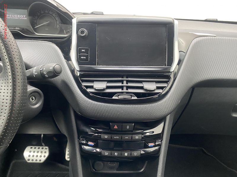 Peugeot 208 (2019) 1.2 PT, GT Line, AT, panor - fotka 12 z 18