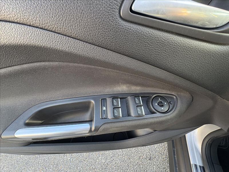 Ford C-MAX 1,5 TDCi 88kW Xenon,Výhřev,Nav - fotka 4 z 36