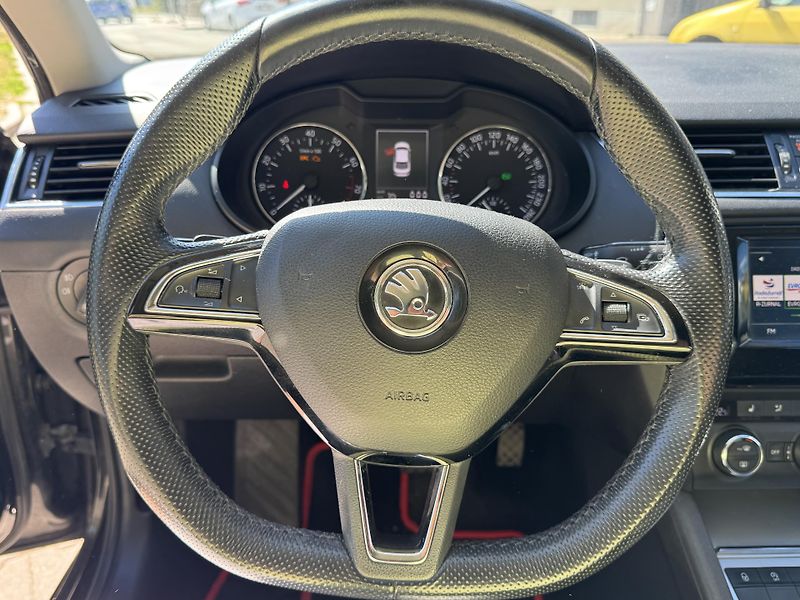 Škoda Octavia 1.4 TSi 110kW DSG sport.sedadl - fotka 13 z 24