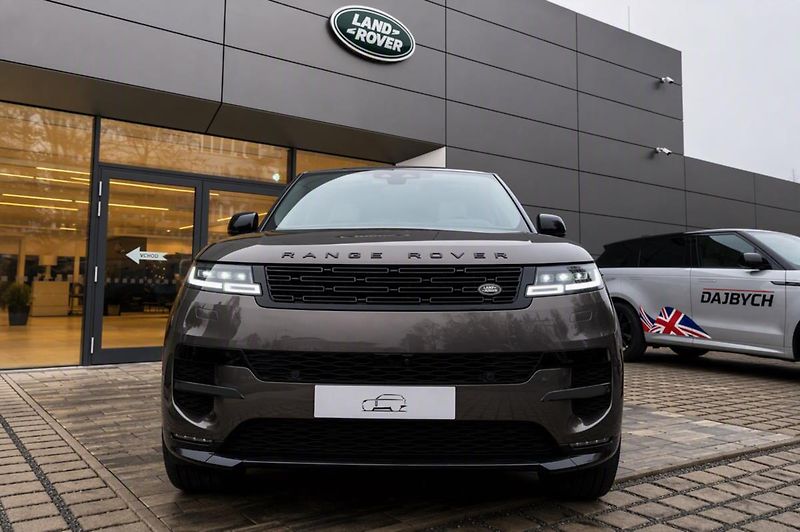 Land Rover Range Rover Sport (2026) 3,0 P460e DYNAMIC SE PHEV - fotka 12 z 39