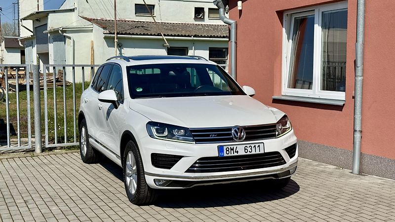 Volkswagen Touareg 3.0TDi*193kW*R-LINE*PERLEŤ - fotka 42 z 44