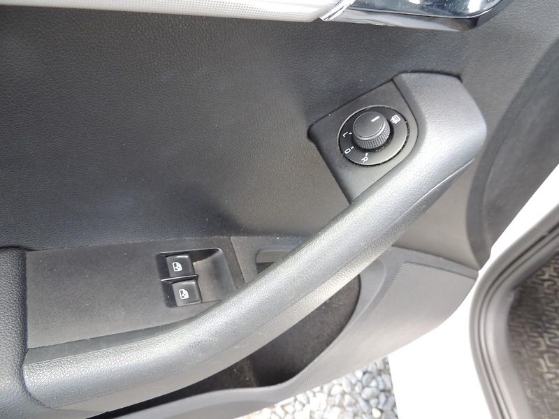 Škoda Octavia (2016) 1.6TDi,81kw,AMB,ČR,2.majitel - fotka 24 z 42