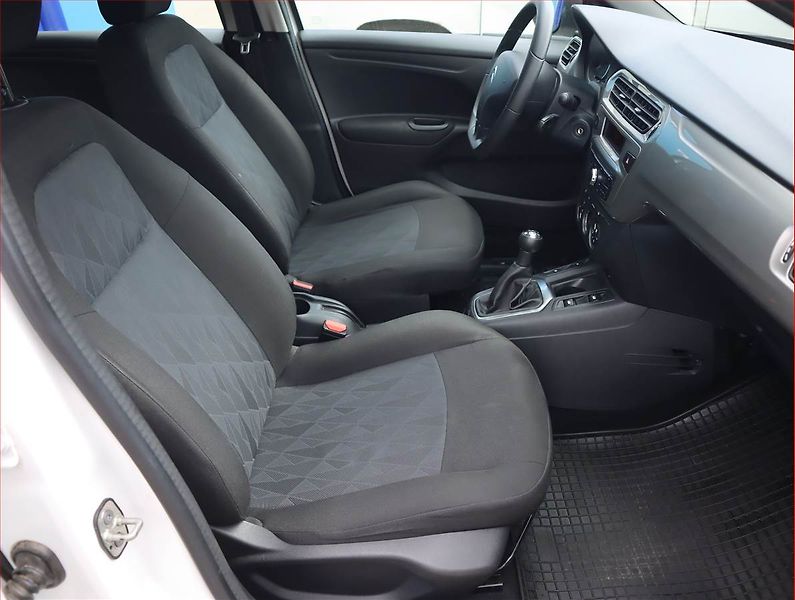 Citroën C-Elysée (2018) 1.2 PureTech, Serv.kniha - fotka 9 z 17