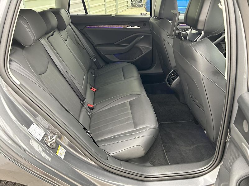 Škoda Superb 2.0 TDI L & K - fotka 26 z 30
