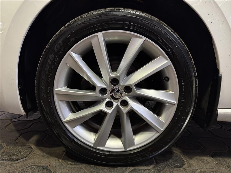 Škoda Scala 1.0TGI STYLE ACC 2XKOLA LED - fotka 39 z 42