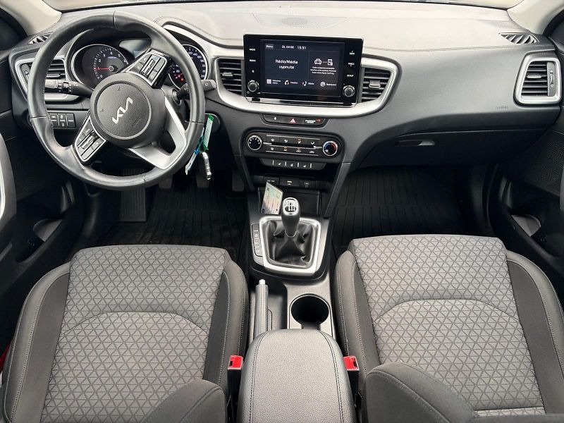 Kia Ceed (2024) SPIN 1.5T-GDI 118kW CZ DPH - fotka 9 z 11