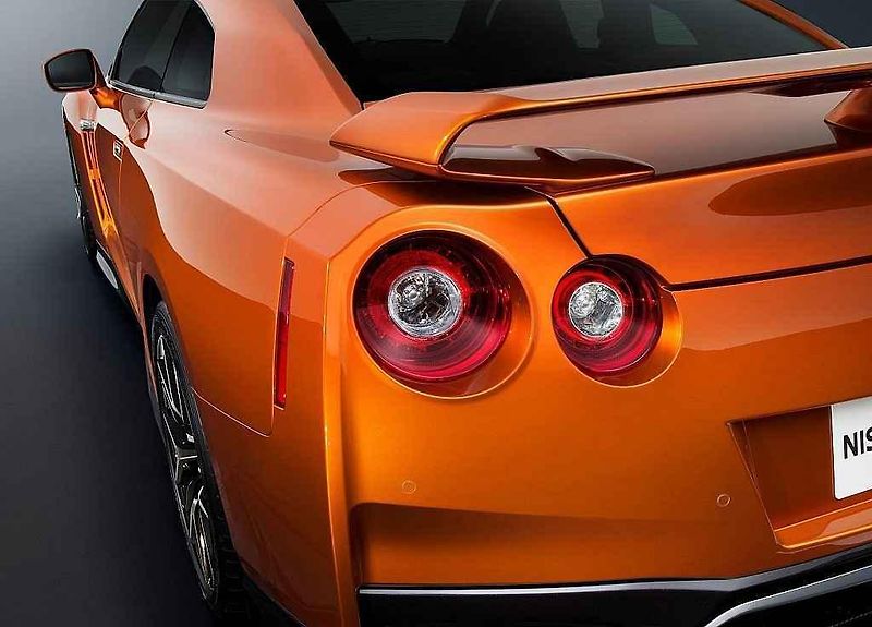 Nissan GT-R.