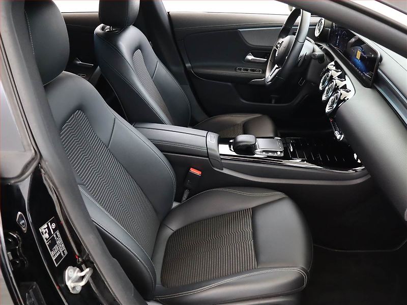 Mercedes-Benz CLA (2022) 200 d - fotka 7 z 20