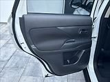 Mitsubishi Outlander 2,0 150PS  Intense A/T 4x4 - náhled 15