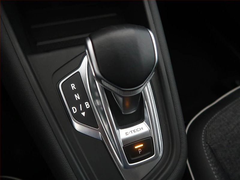 Renault Captur (2023) E-Tech Plug-in - fotka 13 z 15