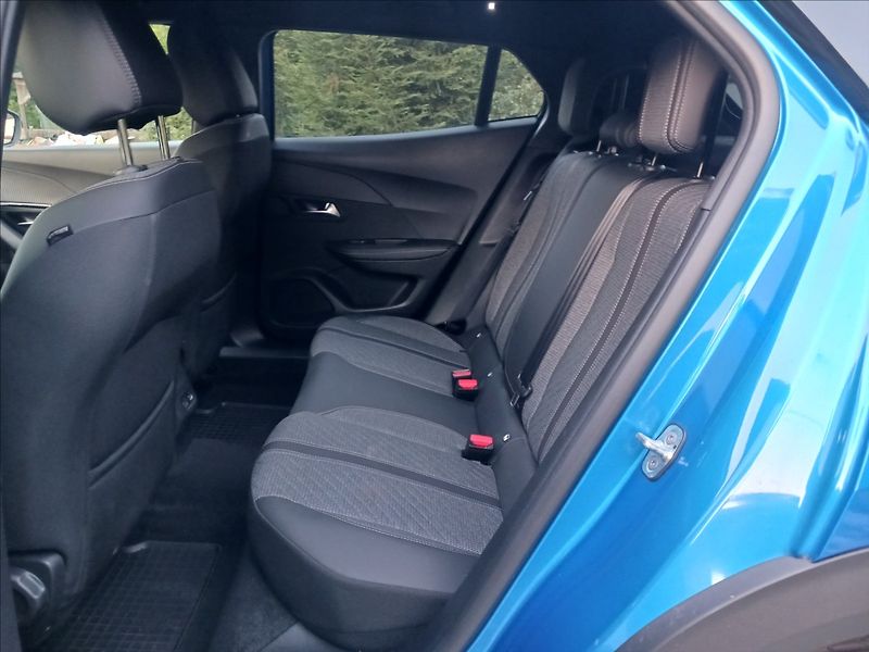 Peugeot 2008 1,2 ALLURE LIMITED edition - fotka 10 z 38