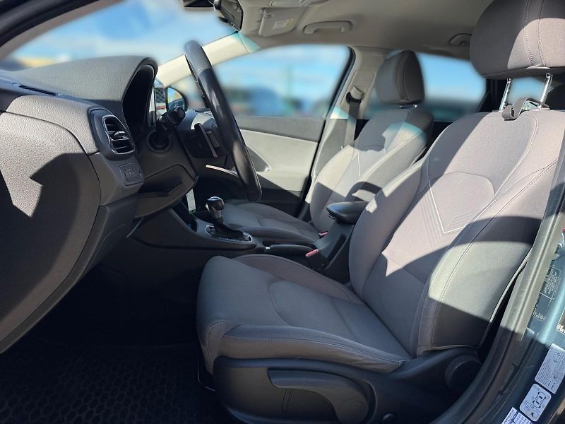 Hyundai i30 (2022) FAMILY SMART 1.5TGDI 117kW CZ  - fotka 7 z 11