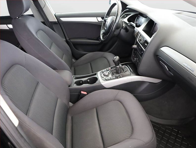 Audi A4 (2008) 3.0 TDI, 4X4, Navi, Xenony - fotka 7 z 18