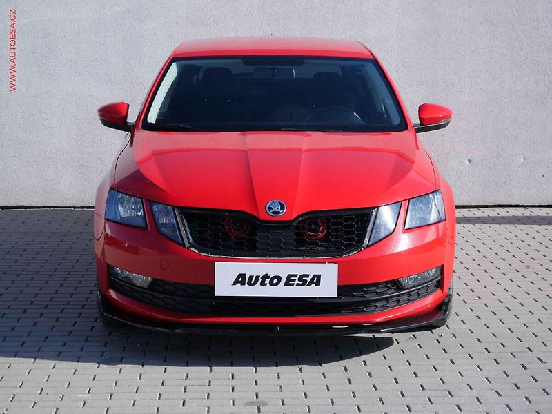 Škoda Octavia (2019) 1.6TDi, ČR, Ambition, DSG - fotka 2 z 20