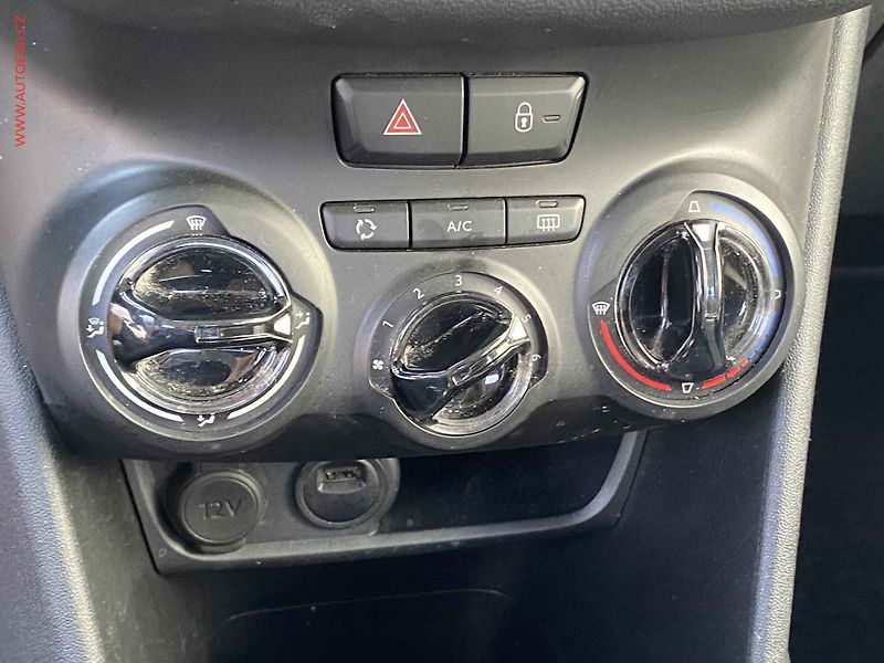 Peugeot 208 (2019) 1.2PT, Signature, AC, park - fotka 14 z 18