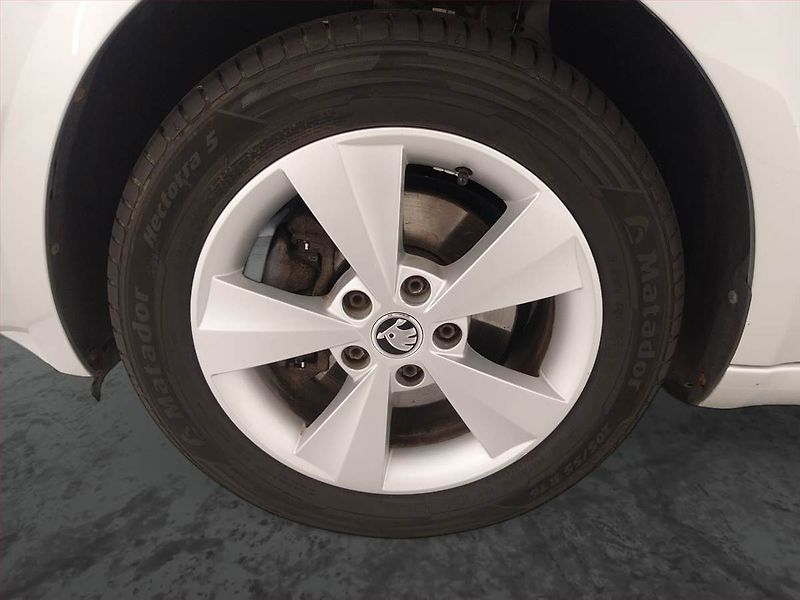Škoda Octavia (2013) Ambition Plus 1.6 TDI - fotka 15 z 21