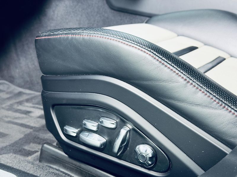 Porsche Panamera (2019) PANAMERA*TURBO*PANO*360* - fotka 17 z 37