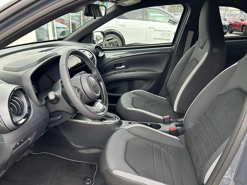 Toyota Aygo X GR SPORT 1,5 HEV AT - fotka 7 z 14