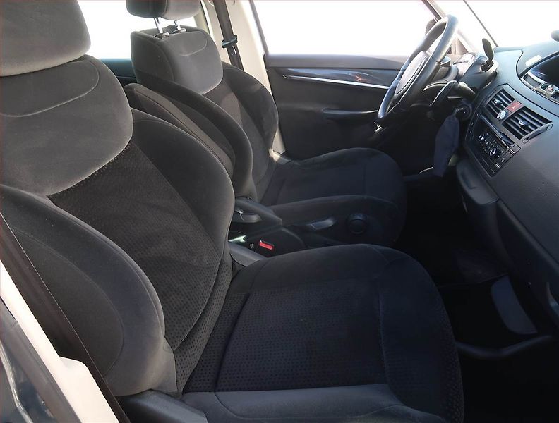 Citroën C4 Picasso (2010) Exclusive 2.0 HDi, Automat - fotka 9 z 22