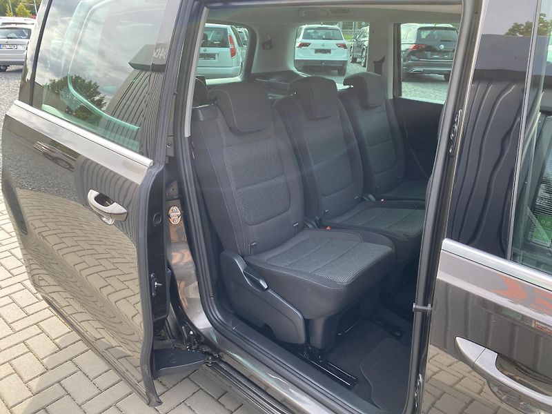 Volkswagen Sharan 1.4 TSI 110kW-7MÍST-NAVI-TAŽNÉ - fotka 32 z 39
