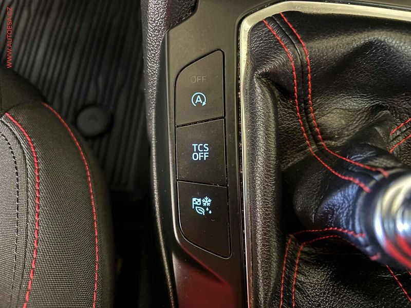 Ford Focus (2019) 1.0 EB, ST-Line, LED, navi - fotka 18 z 19