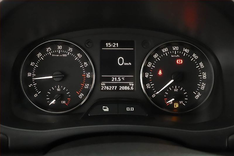 Škoda Fabia (2010) 1.6 TDI, nová STK - fotka 9 z 13
