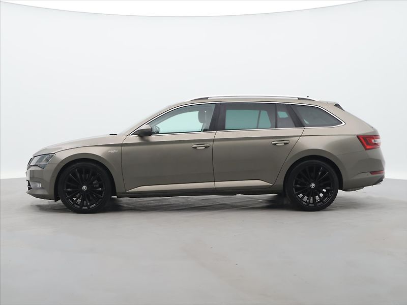 Škoda Superb 2.0 TSI 206kW DSG CZ L&K - fotka 4 z 37