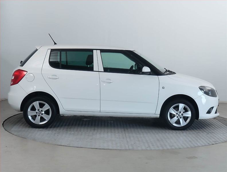 Škoda Fabia (2014) Ambition 1.2 TSI, Tempomat - fotka 6 z 17
