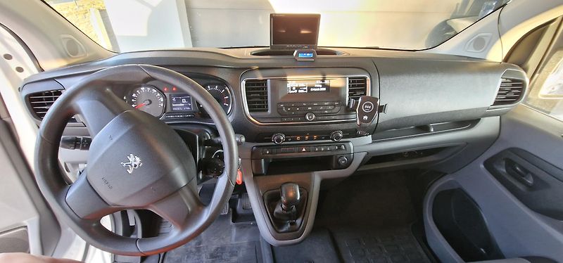 Peugeot Expert (2018) Expert traveller L2 1.6 BlueHD - fotka 6 z 18