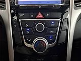 Hyundai i30 (2014) 1.6 MPI, Tempomat - náhled 13
