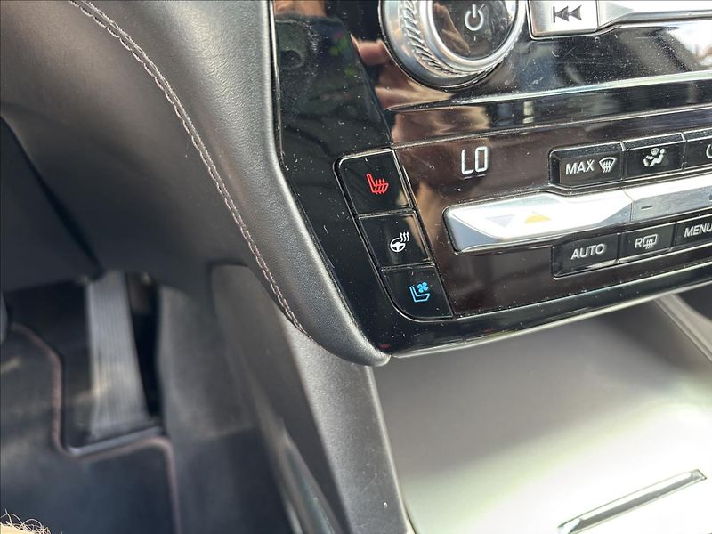 Ford Explorer 3,0 V6 PHEV Platinum AWD 7Míst - fotka 49 z 65