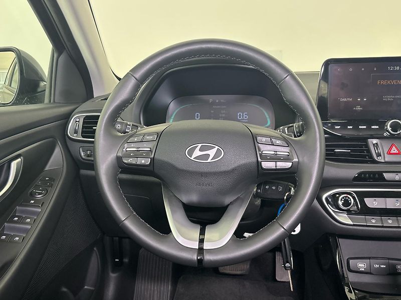 Hyundai i30 Smart DCT - fotka 18 z 27
