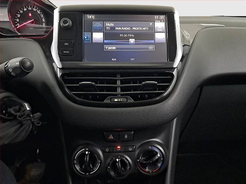 Peugeot 208 (2014) 1.2 PureTech, oblíbený vůz - fotka 12 z 16