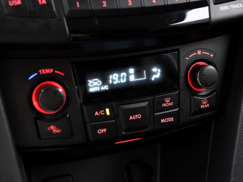Suzuki Swift 1,6 VVT 100kW Sport CZ - fotka 20 z 30
