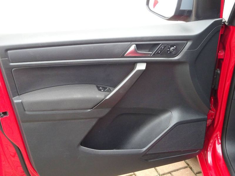 Volkswagen Caddy (2019) 2,0 TDi/ 75kW Trend - fotka 22 z 23