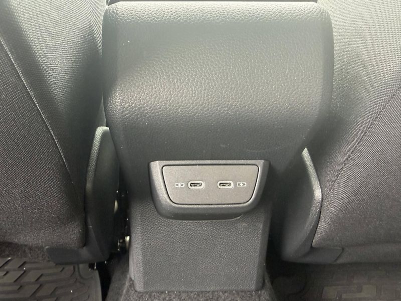 Volkswagen Taigo (2025) People 5G 1,0TSI - fotka 22 z 24
