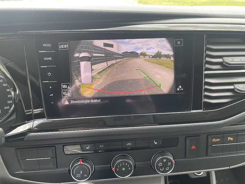 Volkswagen Transporter (2021) T6.1 2.0 TDI 110 kW - fotka 18 z 23