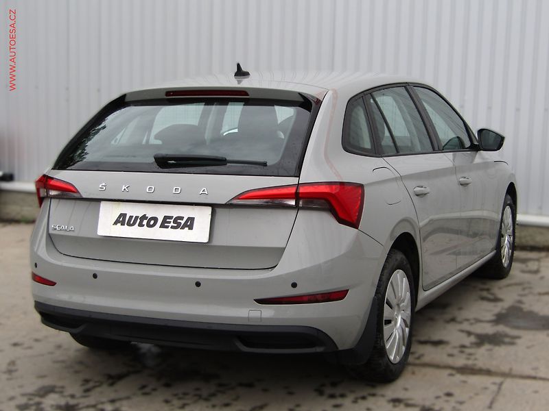 Škoda Scala (2020) 1.0 TSi, ČR, Ambition, DSG - fotka 4 z 19