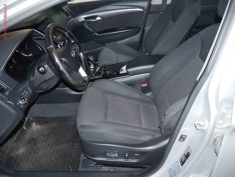 Hyundai i40 (2013) 1.7CRDi, ČR, AC, temp - fotka 9 z 21
