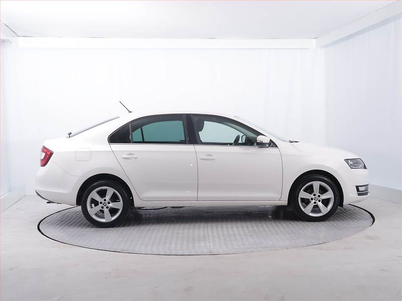 Škoda Rapid (2019) 1.0 TSI, Bi-Xenony, Tempomat - fotka 6 z 19