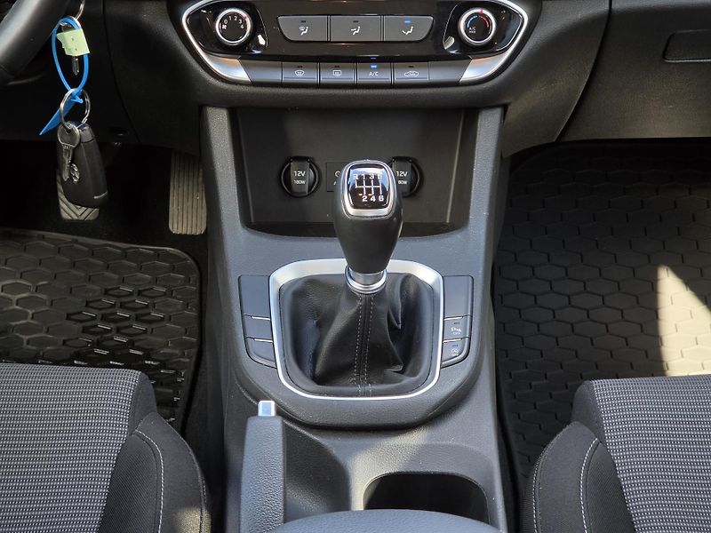 Hyundai i30 (2019) 1,4i 73kW HB - fotka 18 z 19