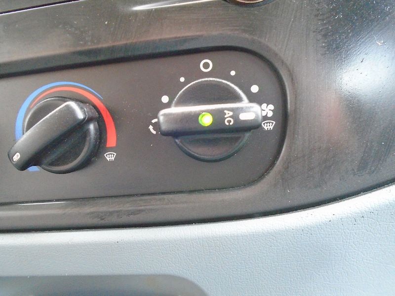 Ford Transit (2013) 2.2 TDCi Valník DC 6 míst - fotka 27 z 30