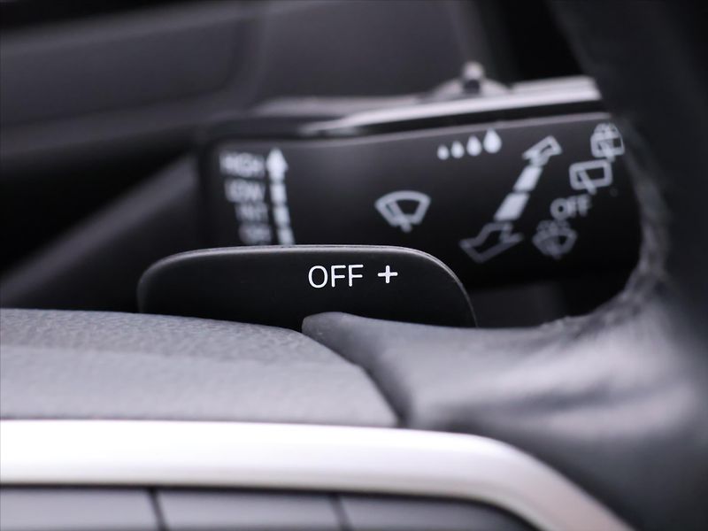 Volkswagen Passat 2,0 TDI 110kW DSG Elegance DPH - fotka 20 z 34