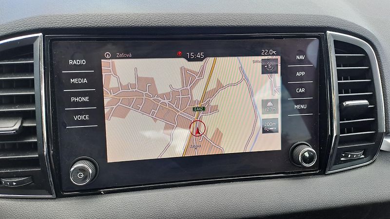 Škoda Karoq 1.6TDi Elegance NAVI - fotka 25 z 29
