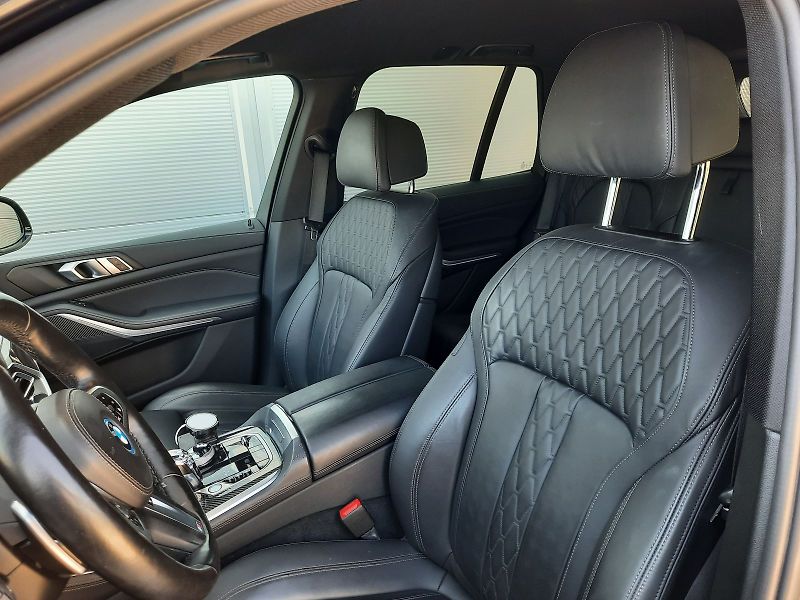 BMW X5 (2021) xDrive45e M Sport - fotka 12 z 12