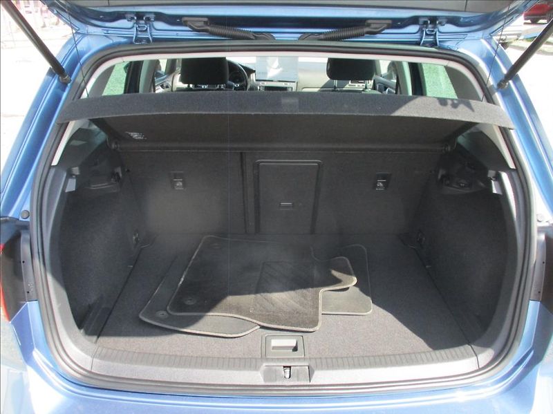 Volkswagen Golf 1,4 TSI,digiklima,xenon,s.kn. - fotka 13 z 47