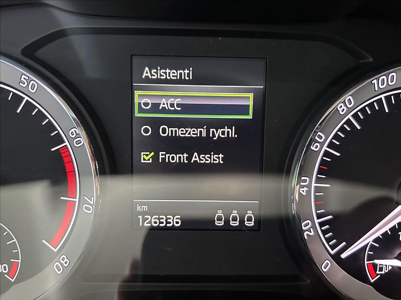 Škoda Karoq 1,0   TSI 81kW,STYLE,ACC - fotka 14 z 27